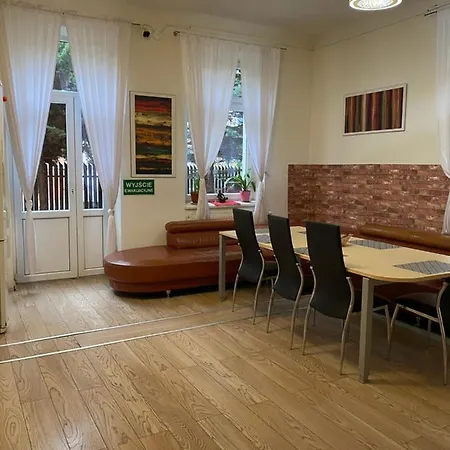 Hostel Piaseczno * פיאזשנו