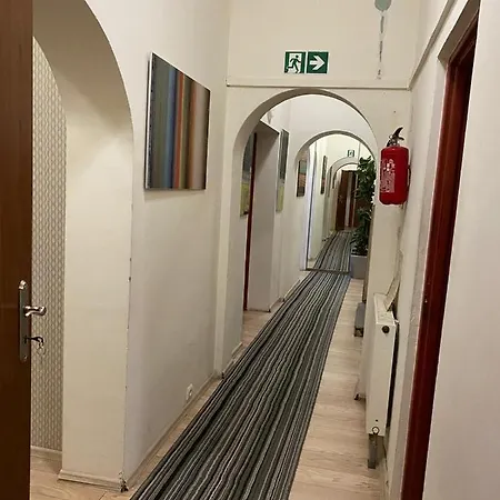 Hostel Piaseczno 호스텔 *