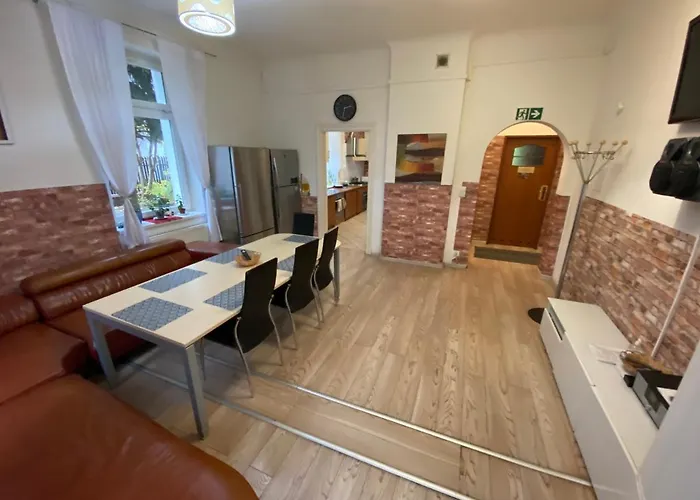 Hostel Hostel Piaseczno *